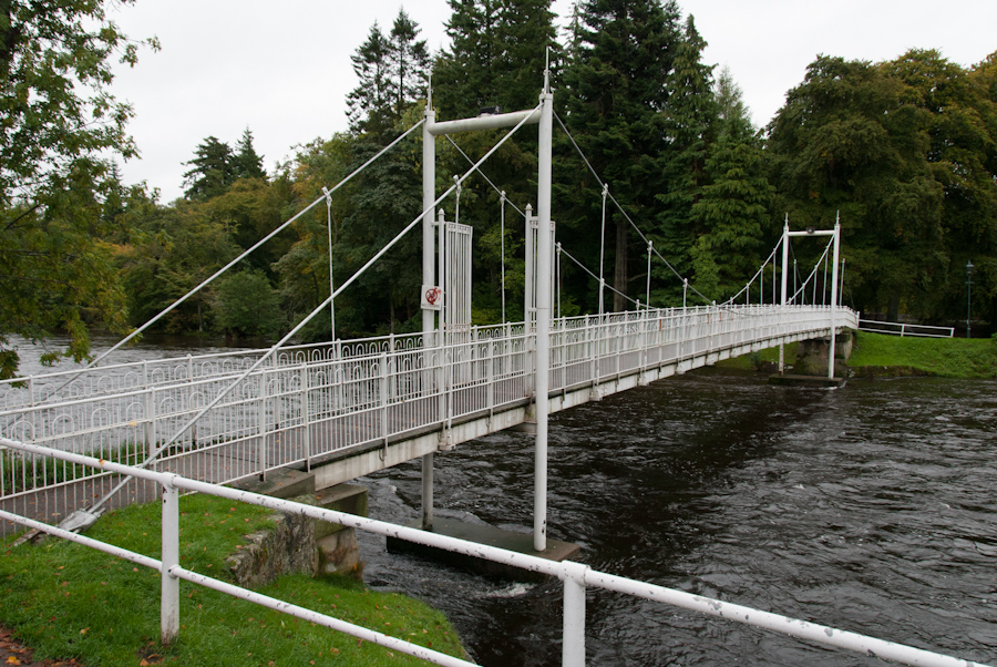 Inverness, Ness Islands, Footbridge